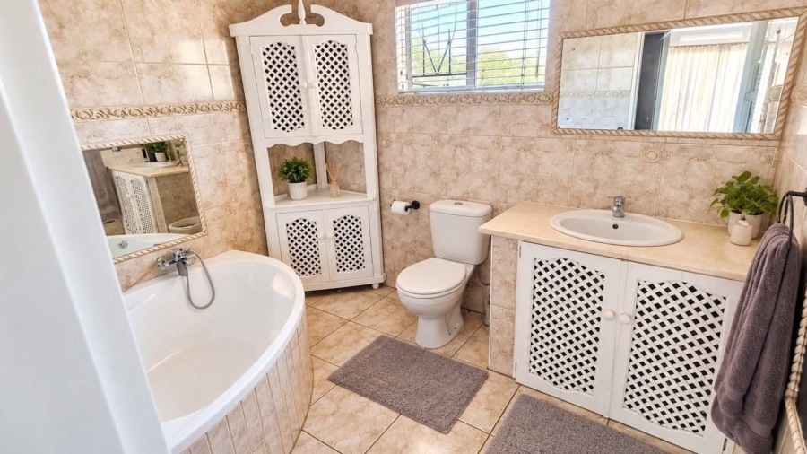 4 Bedroom Property for Sale in Flimieda North West